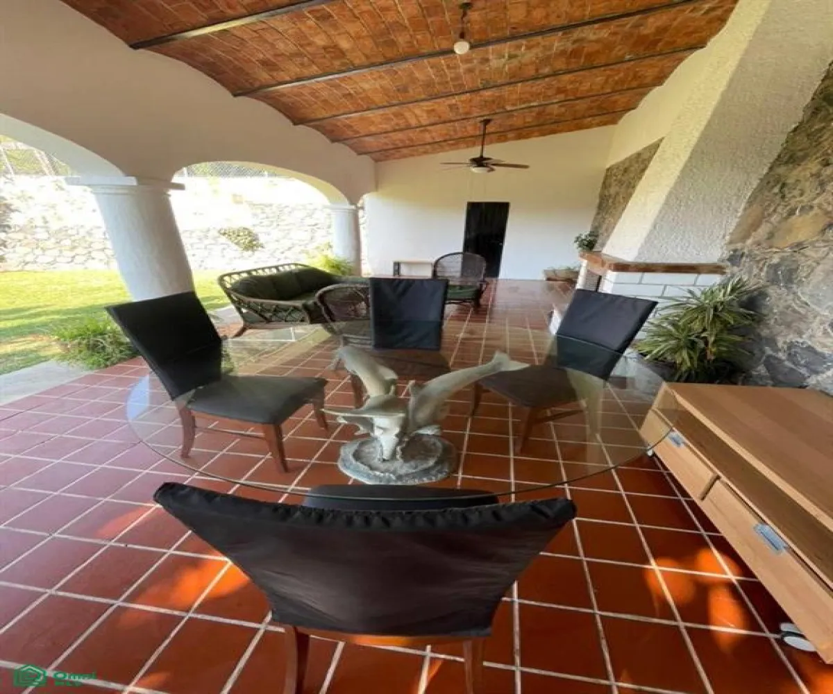 En Venta,Chapala Centro,Hidalgo 261, Chapala, Jalisco 45900, 4 Habitaciones,3 Baños,Hidalgo,1,MX25871537