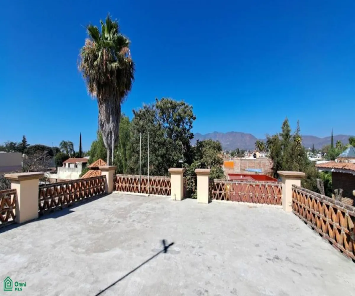 En Venta,Chapala Centro,AV. GONZALEZ GALLO 23B, Chapala, Jalisco 45900, 4 Habitaciones,3 Baños,AV. GONZALEZ GALLO,2,MX25874828