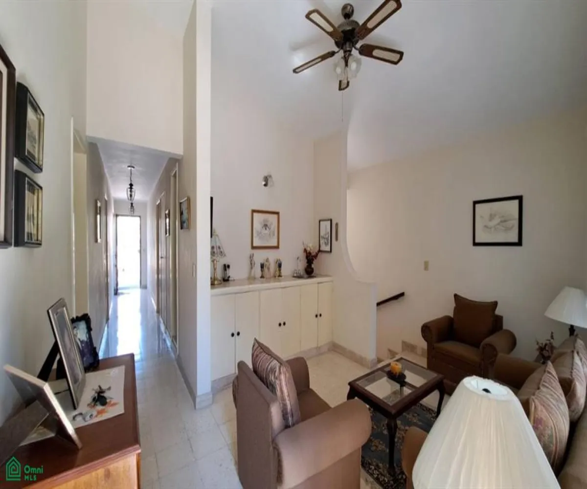 En Venta,Chapala Centro,AV. GONZALEZ GALLO 23B, Chapala, Jalisco 45900, 4 Habitaciones,3 Baños,AV. GONZALEZ GALLO,2,MX25874828