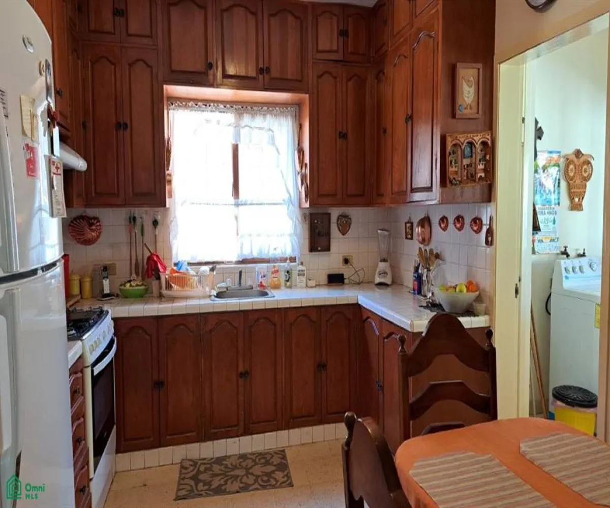 En Venta,Chapala Centro,AV. GONZALEZ GALLO 23B, Chapala, Jalisco 45900, 4 Habitaciones,3 Baños,AV. GONZALEZ GALLO,2,MX25874828