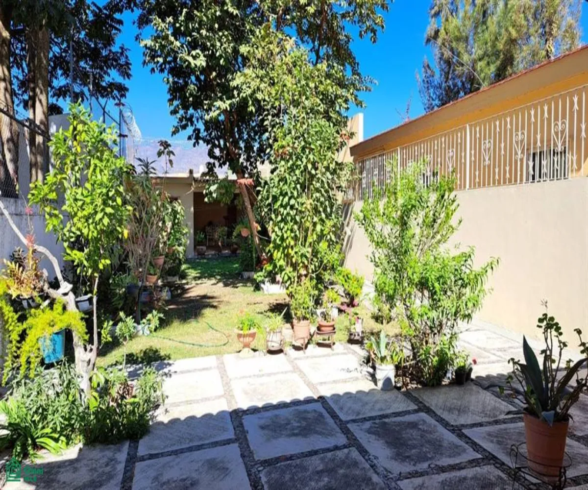 En Venta,Chapala Centro,AV. GONZALEZ GALLO 23B, Chapala, Jalisco 45900, 4 Habitaciones,3 Baños,AV. GONZALEZ GALLO,2,MX25874828