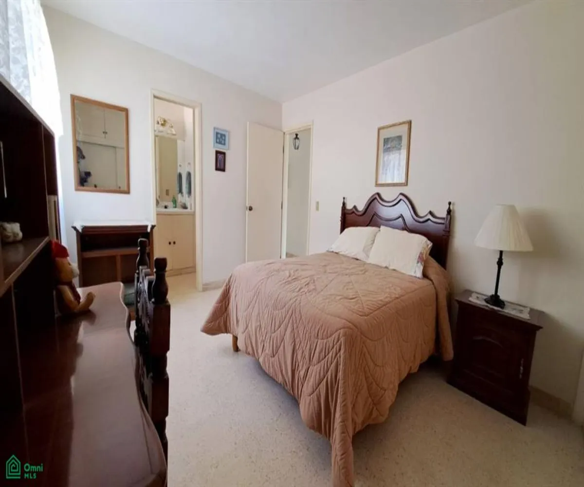 En Venta,Chapala Centro,AV. GONZALEZ GALLO 23B, Chapala, Jalisco 45900, 4 Habitaciones,3 Baños,AV. GONZALEZ GALLO,2,MX25874828