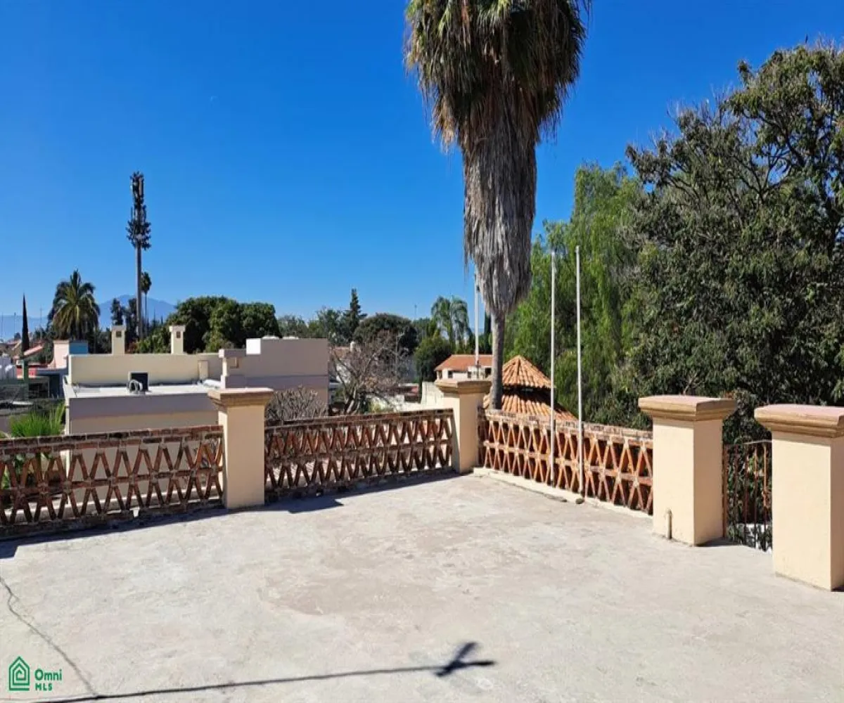 En Venta,Chapala Centro,AV. GONZALEZ GALLO 23B, Chapala, Jalisco 45900, 4 Habitaciones,3 Baños,AV. GONZALEZ GALLO,2,MX25874828