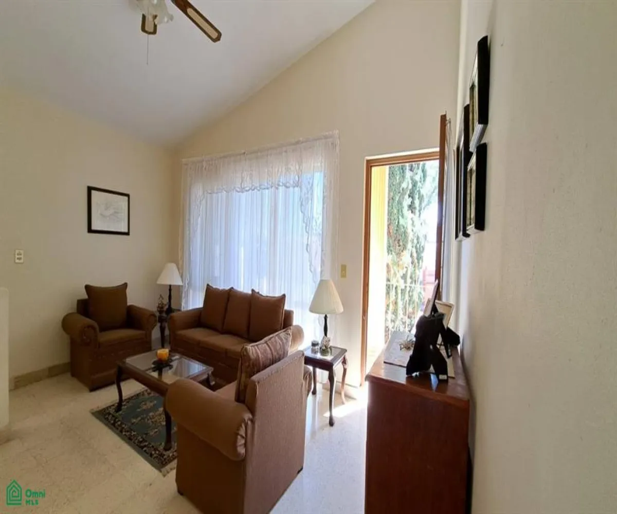 En Venta,Chapala Centro,AV. GONZALEZ GALLO 23B, Chapala, Jalisco 45900, 4 Habitaciones,3 Baños,AV. GONZALEZ GALLO,2,MX25874828