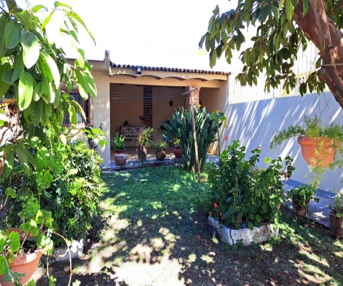 En Venta,Chapala Centro,AV. GONZALEZ GALLO 23B, Chapala, Jalisco 45900, 4 Habitaciones,3 Baños,AV. GONZALEZ GALLO,2,MX25874828