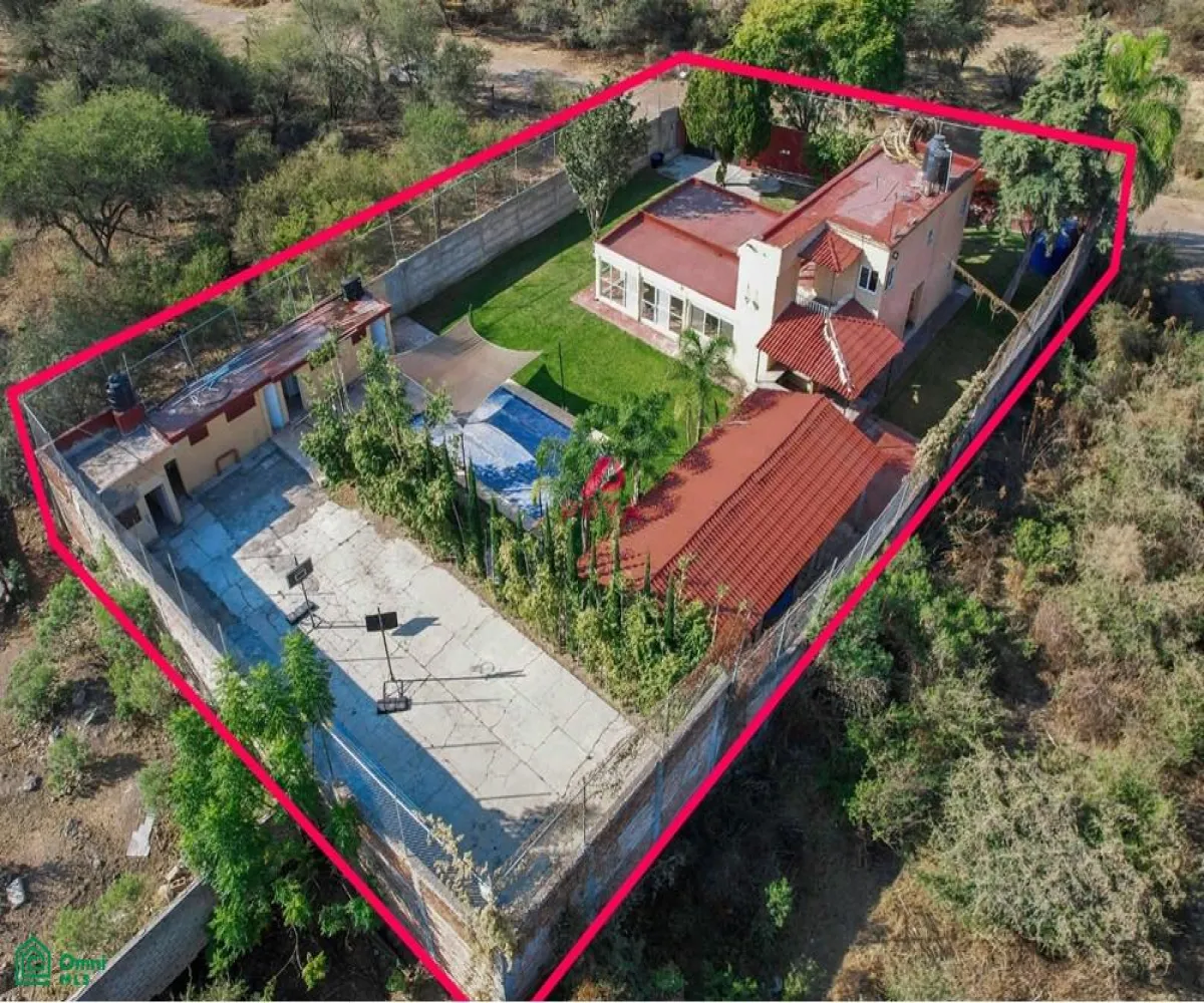 En Venta,Jardines De La Calera,Trebol #mzna 11, S/N, Tlajomulco de Zuniga, Jalisco 45676, 3 Habitaciones,3 Baños,Trebol #mzna 11,MX25880568