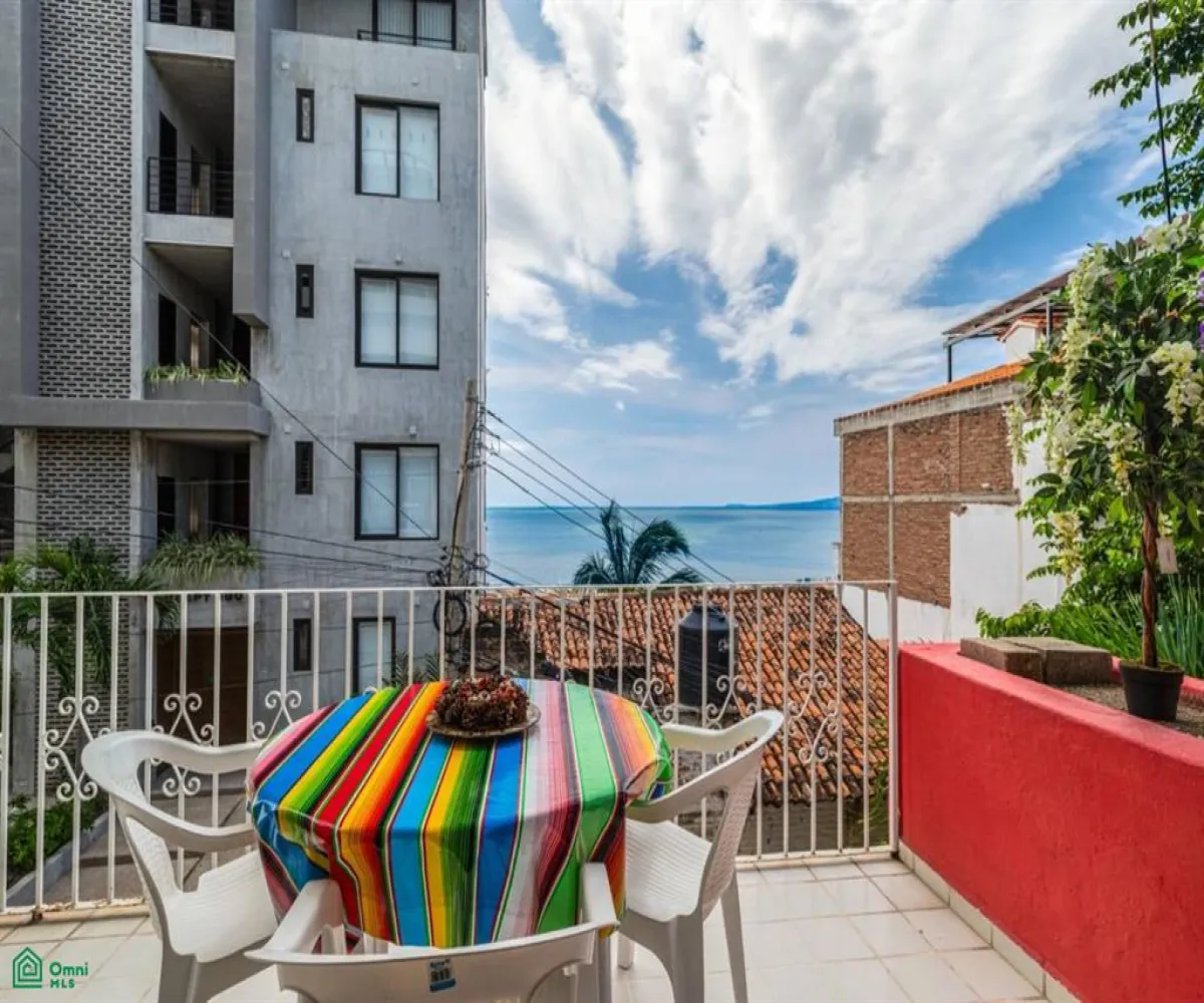 En Venta,5 de Diciembre,Calle Ecuador 1128 Int 1, Puerto Vallarta, Jalisco 48350, 3 Habitaciones,3 Baños,Calle Ecuador,MX25882169