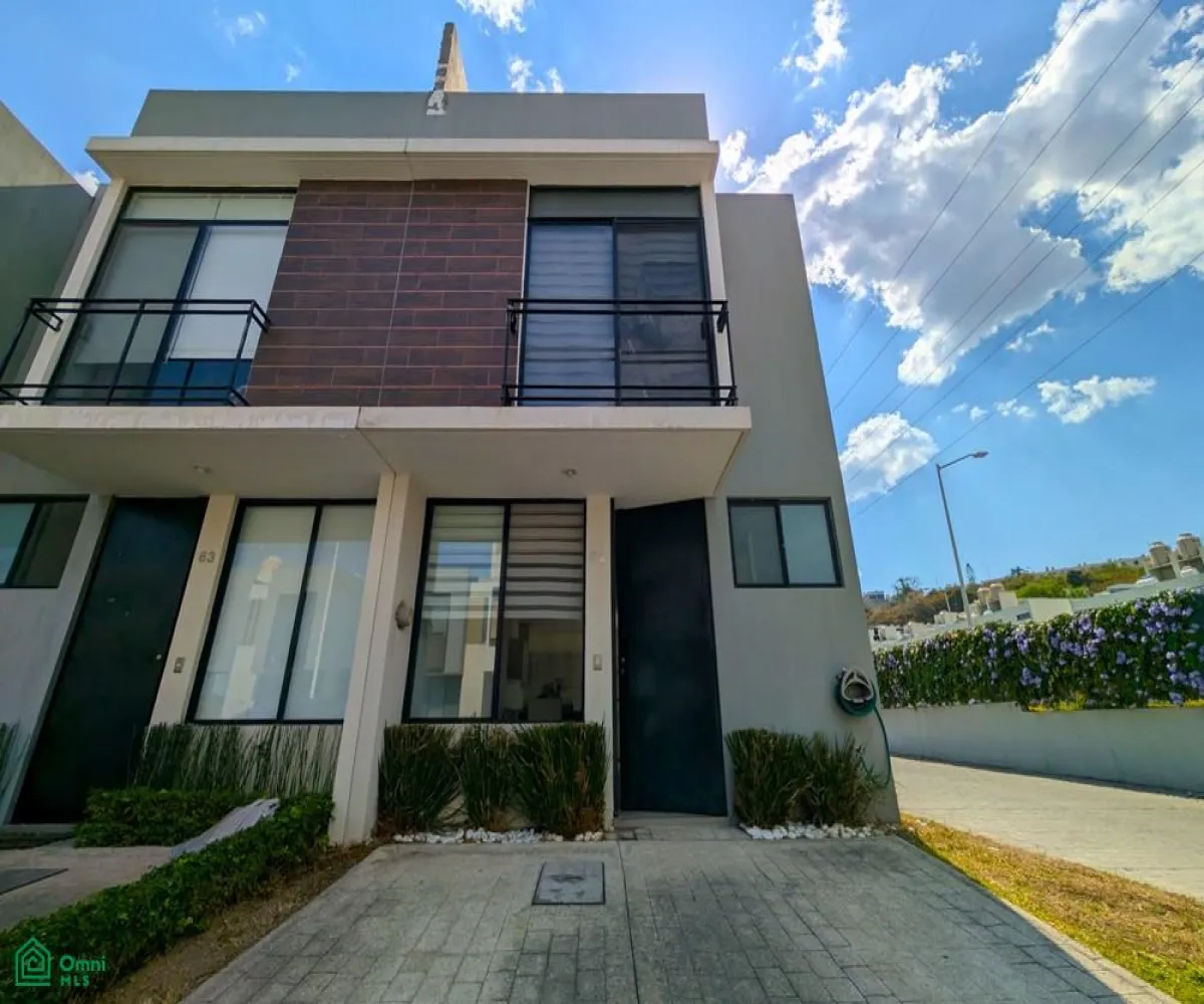 En Venta,Cortijo De San Agustin,Avenida Elementia Coto Gaia 120, Tlajomulco de Zuniga, Jalisco 45640, 3 Habitaciones,2 Baños,Avenida Elementia Coto Gaia,3,MX25882428