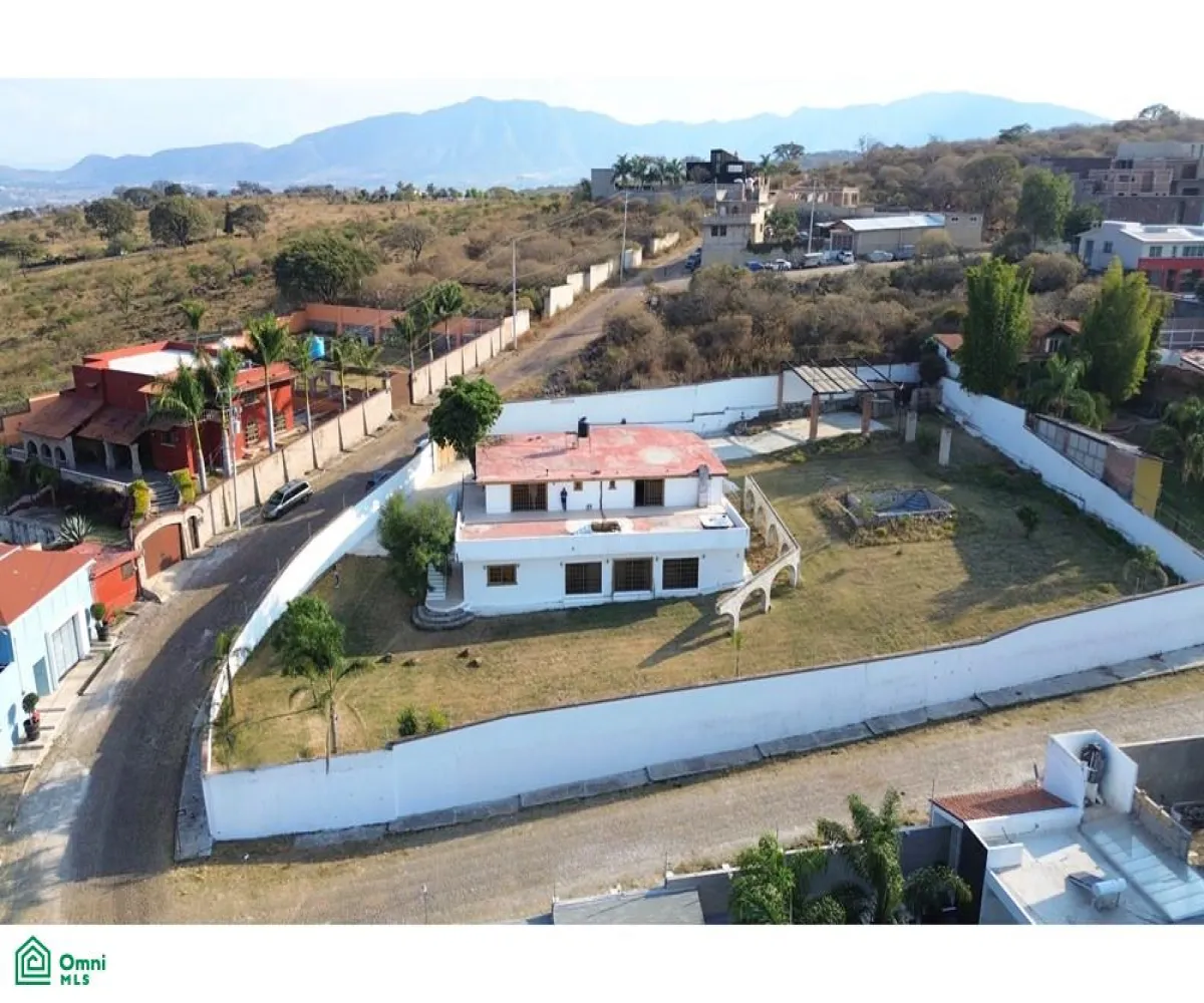 En Venta,Balcones de La Calera,Avenida Canario 41, Tlajomulco de Zuniga, Jalisco 45677, 4 Habitaciones,3 Baños,Avenida Canario,3,MX25887926