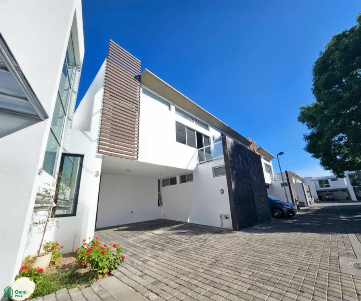En Venta,Jocotán,Hipico 205, Zapopan, Jalisco 45017, 3 Habitaciones,2 Baños,Hipico,2,MX25892739