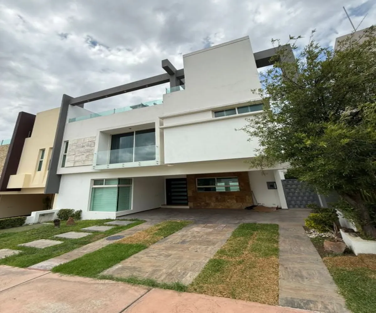 Casa En Renta,Sin Nombre,Avenida Naciones Unidas 7500, Zapopan, Jalisco 45110, 4 Habitaciones,4 Baños,Avenida Naciones Unidas,2,pIiXya3