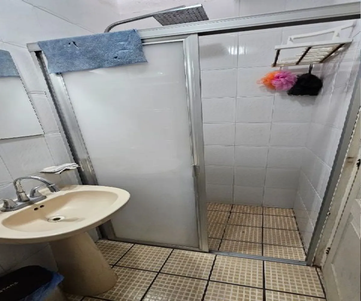 Casa En Venta,Parques de Santa María,Avenida Bahía de Todos Los Santos 2782, San Pedro Tlaquepaque, Jalisco 45609, 2 Habitaciones,1 Baño,Avenida Bahía de Todos Los Santos,2,puO8jDc