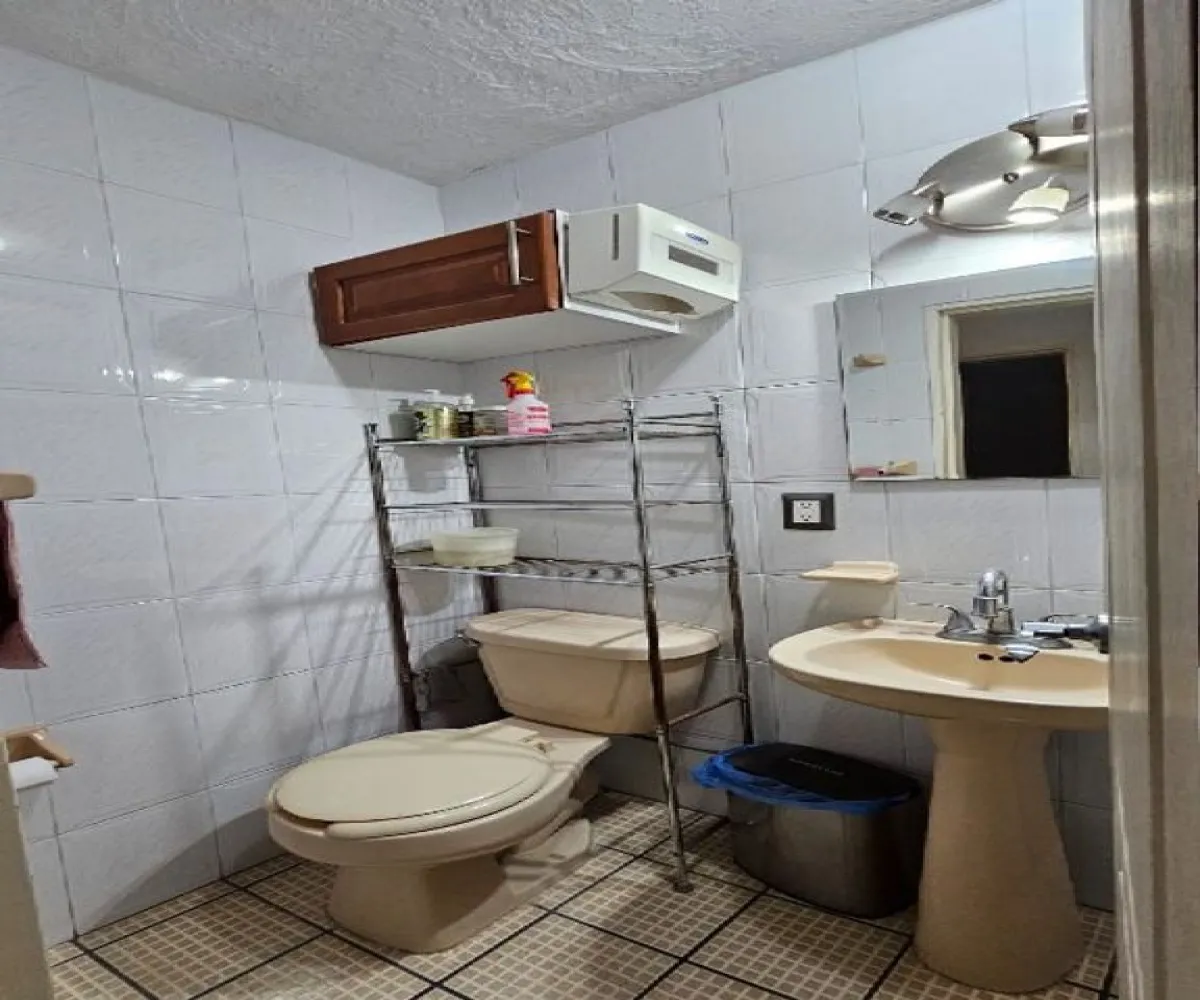 Casa En Venta,Parques de Santa María,Avenida Bahía de Todos Los Santos 2782, San Pedro Tlaquepaque, Jalisco 45609, 2 Habitaciones,1 Baño,Avenida Bahía de Todos Los Santos,2,puO8jDc