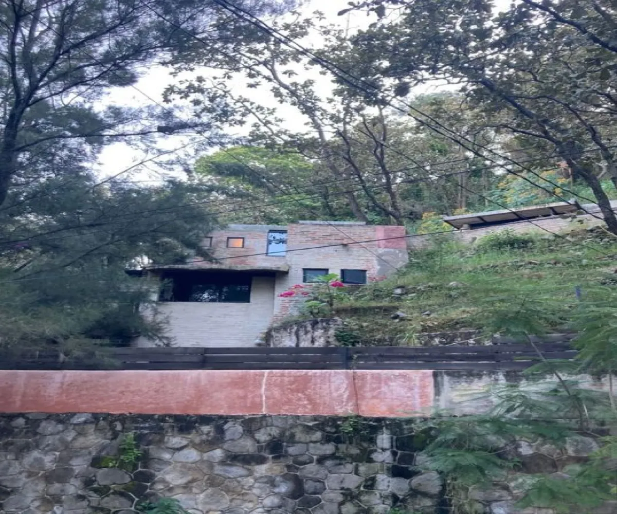 Casa En Venta,Pinar de la Venta,Paseo de la Parota 174, Zapopan, Jalisco 45221, 4 Habitaciones,4 Baños,Paseo de la Parota,1,pmBR1ie