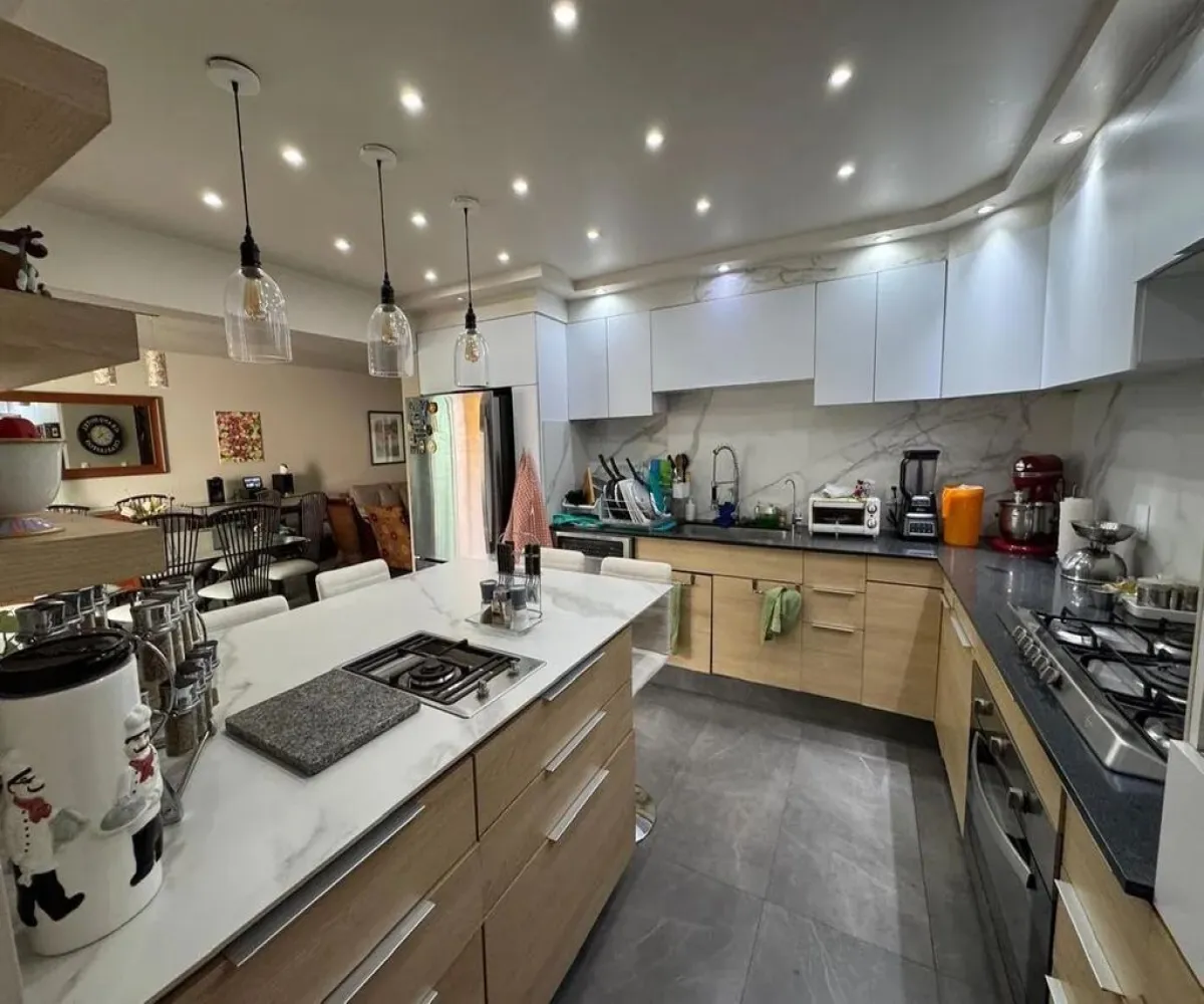 Casa En Venta,Casa Fuerte,Paseo la Torre S/N 43, Tlajomulco de Zúñiga, Jalisco 45645, 4 Habitaciones,3 Baños,Paseo la Torre,2,pJSpckE