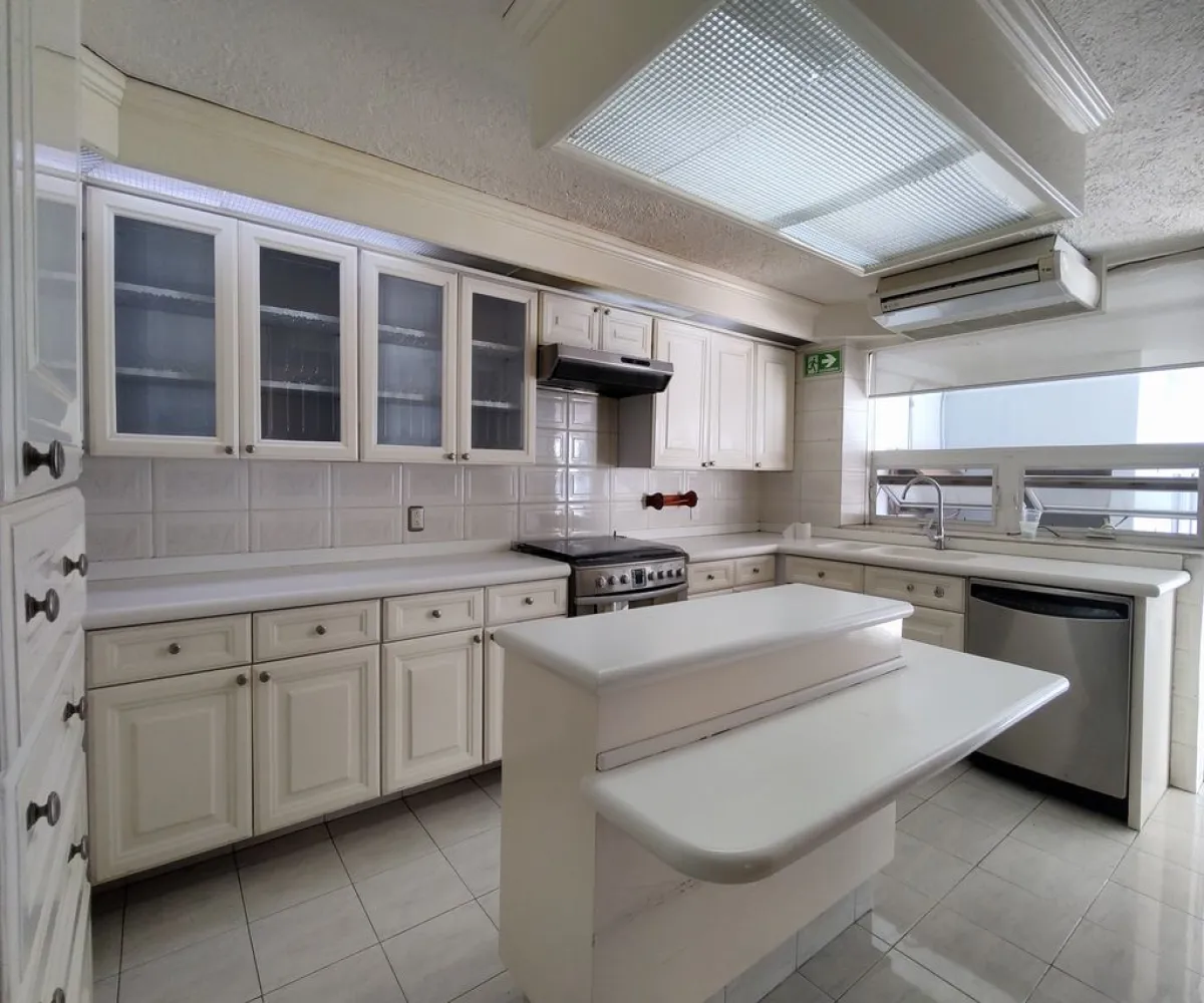 Casa En Venta,Ciudad De Los Niños,J. J. Martínez Aguirre 3346, Zapopan, Jalisco 45040, 6 Habitaciones,6 Baños,J. J. Martínez Aguirre,3,pBO6bZy