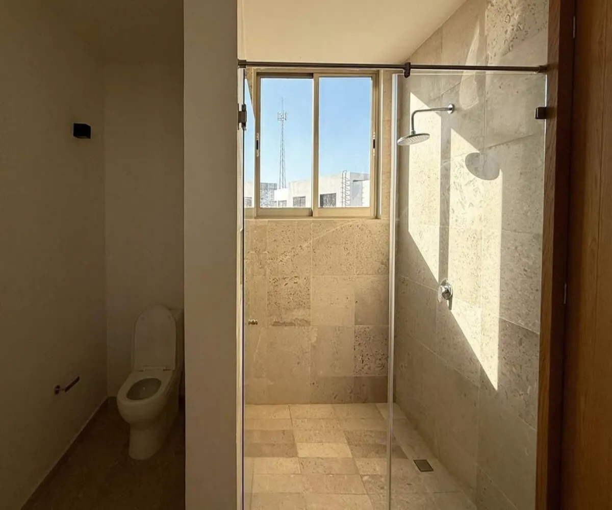 Casa En Venta,Casa Fuerte,Circuito la Almena 94, Tlajomulco de Zúñiga, Jalisco 45645, 3 Habitaciones,4 Baños,Circuito la Almena ,2,p3yHIpY