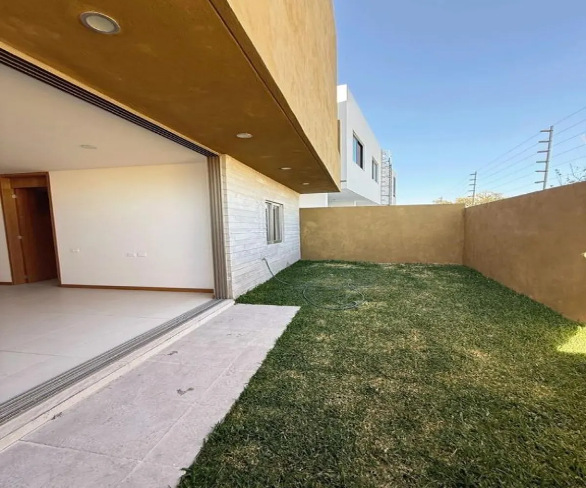 Casa En Venta,Casa Fuerte,Circuito la Almena 94, Tlajomulco de Zúñiga, Jalisco 45645, 3 Habitaciones,4 Baños,Circuito la Almena ,2,p3yHIpY