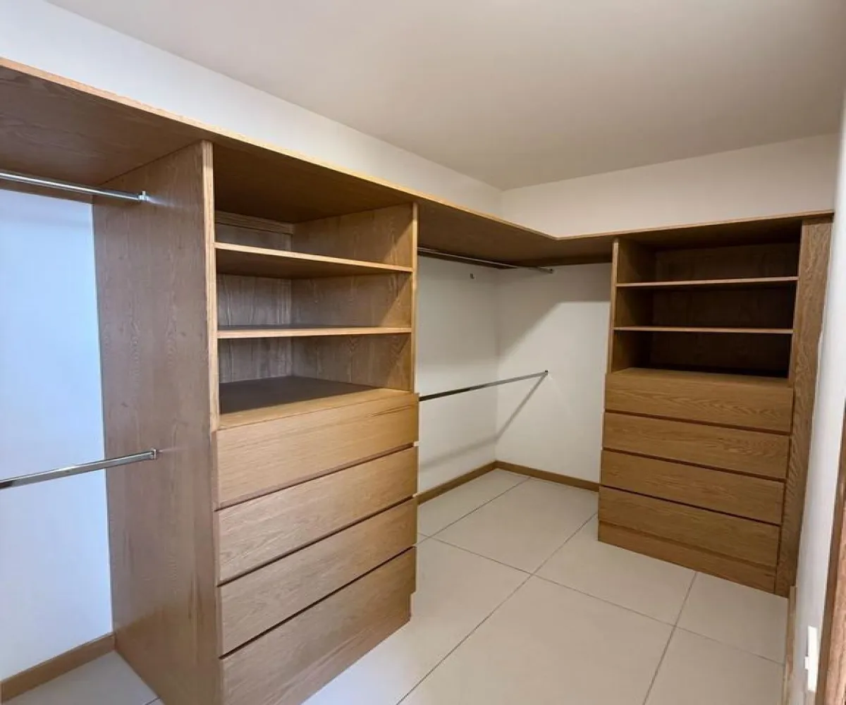 Casa En Venta,Casa Fuerte,Circuito la Almena 94, Tlajomulco de Zúñiga, Jalisco 45645, 3 Habitaciones,4 Baños,Circuito la Almena ,2,p3yHIpY