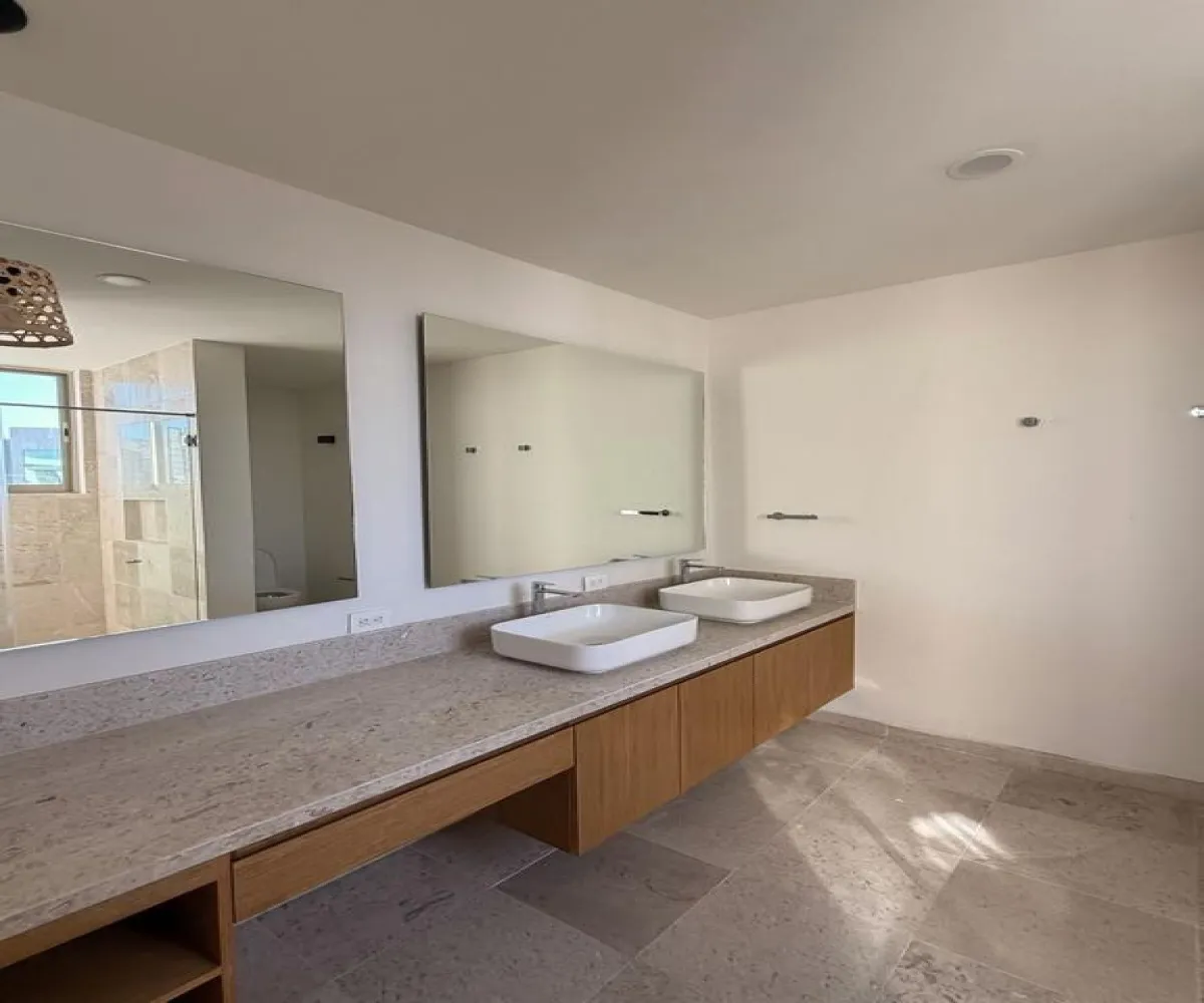 Casa En Venta,Casa Fuerte,Circuito la Almena 94, Tlajomulco de Zúñiga, Jalisco 45645, 3 Habitaciones,4 Baños,Circuito la Almena ,2,p3yHIpY