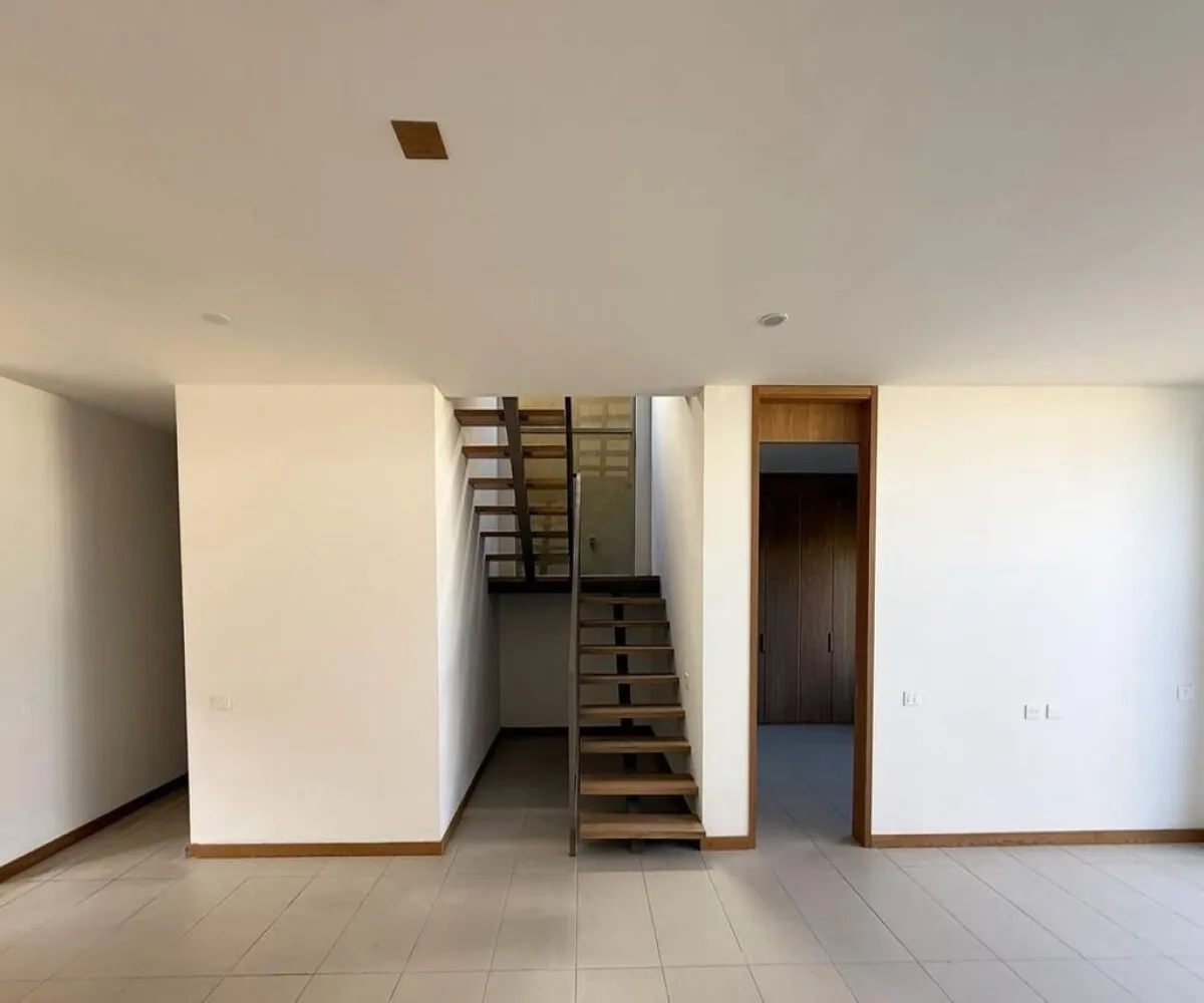 Casa En Venta,Casa Fuerte,Circuito la Almena 94, Tlajomulco de Zúñiga, Jalisco 45645, 3 Habitaciones,4 Baños,Circuito la Almena ,2,p3yHIpY