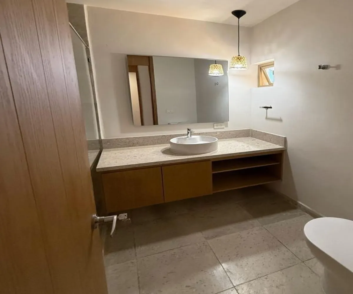 Casa En Venta,Casa Fuerte,Circuito la Almena 94, Tlajomulco de Zúñiga, Jalisco 45645, 3 Habitaciones,4 Baños,Circuito la Almena ,2,p3yHIpY