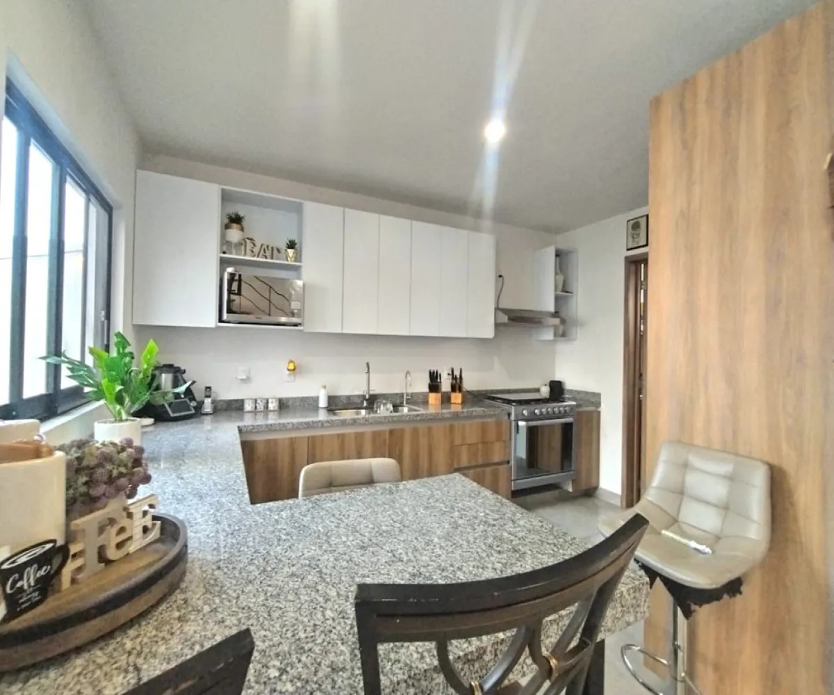 Casa En Venta,Senderos de Monte Verde,Boulevard Senderos de Monteverde 168 76, Tlajomulco de Zúñiga, Jalisco 45640, 3 Habitaciones,2 Baños,Boulevard Senderos de Monteverde,3,pZ5l6Ap