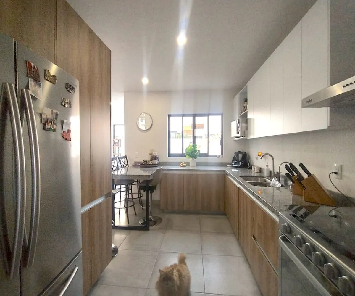 Casa En Venta,Senderos de Monte Verde,Boulevard Senderos de Monteverde 168 76, Tlajomulco de Zúñiga, Jalisco 45640, 3 Habitaciones,2 Baños,Boulevard Senderos de Monteverde,3,pZ5l6Ap