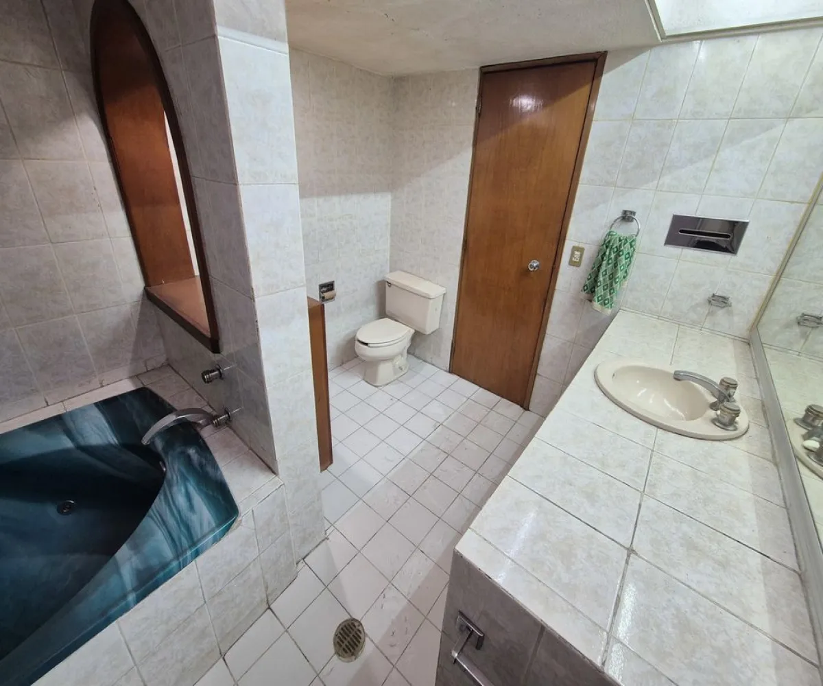 Casa En Venta,La Giralda,Calle Jade 3358, Zapopan, Jalisco 45088, 4 Habitaciones,5 Baños,Calle Jade,1,p6K32br