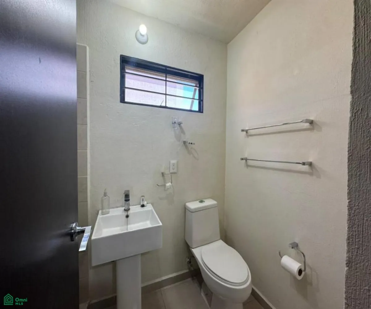 En Venta,Vista Sur Residencial,Vista Oriente 1274, Tlajomulco de Zuniga, Jalisco 45640, 3 Habitaciones,2 Baños,Vista Oriente,2,MX25901912