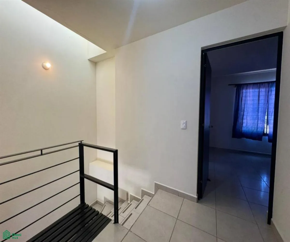 En Venta,Vista Sur Residencial,Vista Oriente 1274, Tlajomulco de Zuniga, Jalisco 45640, 3 Habitaciones,2 Baños,Vista Oriente,2,MX25901912