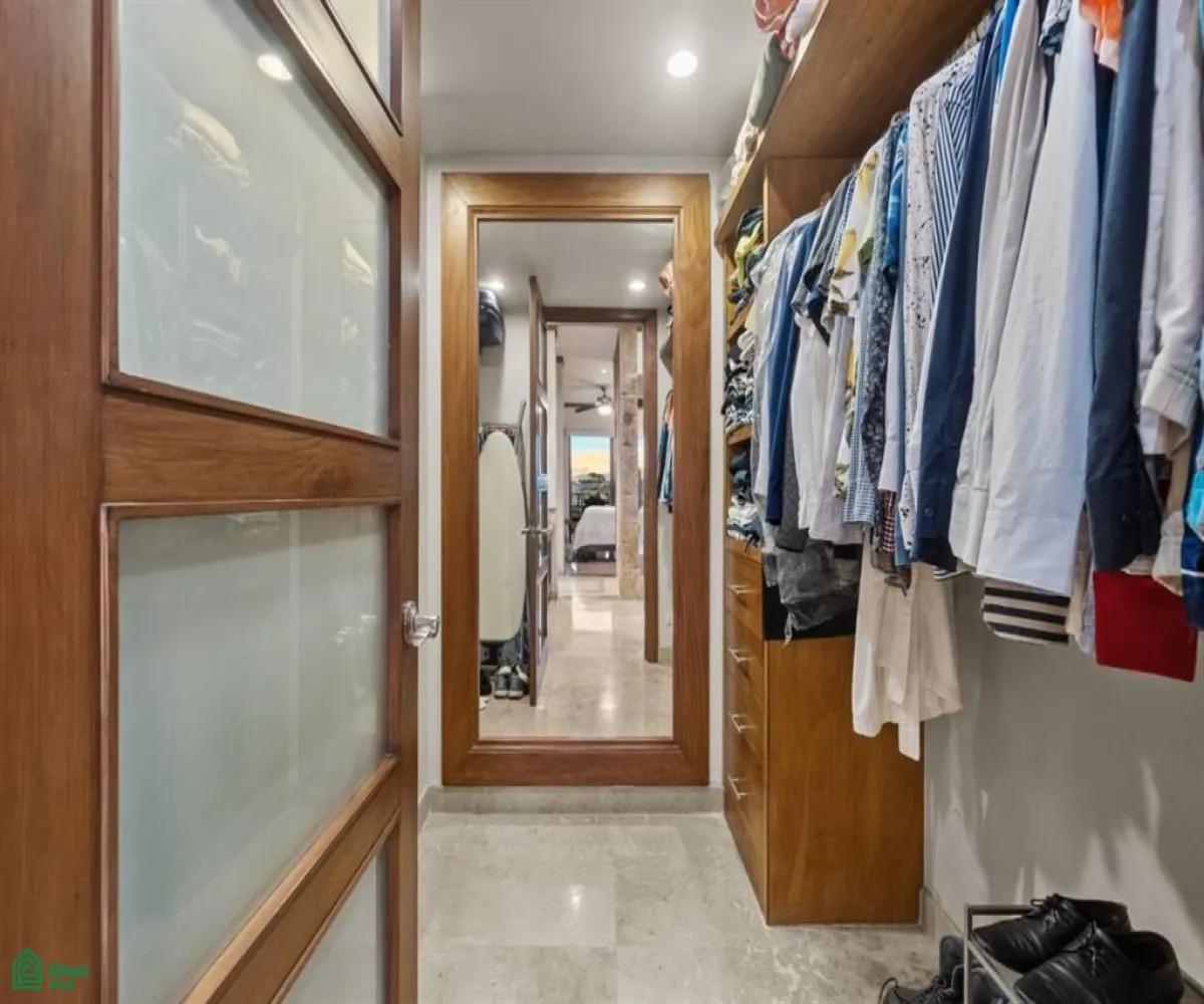 En Venta,El Caloso,Invierno 70 Int 402, Puerto Vallarta, Jalisco 48360, 2 Habitaciones,2 Baños,Invierno,3,MX25902212