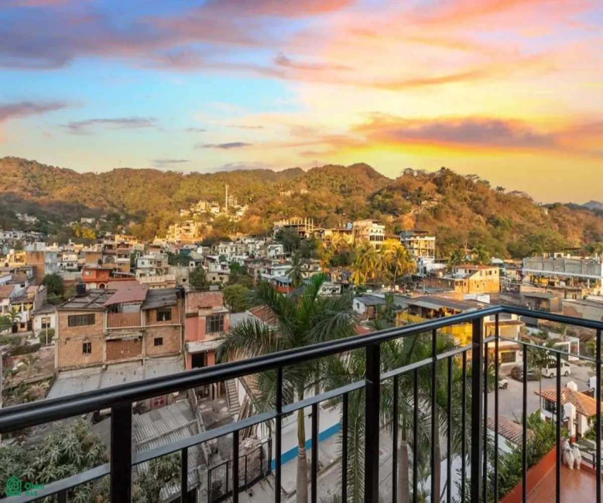 En Venta,El Caloso,Invierno 70 Int 402, Puerto Vallarta, Jalisco 48360, 2 Habitaciones,2 Baños,Invierno,3,MX25902212