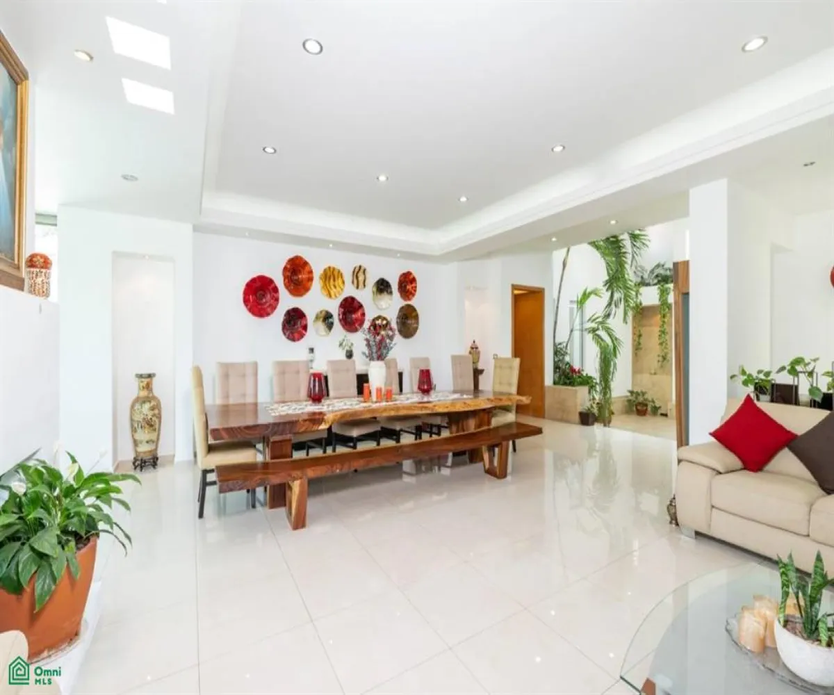 En Venta,Club de Golf Santa Anita,paseo de los lirios 601, Tlajomulco de Zuniga, Jalisco 45645, 4 Habitaciones,3 Baños,paseo de los lirios,1,MX25904478