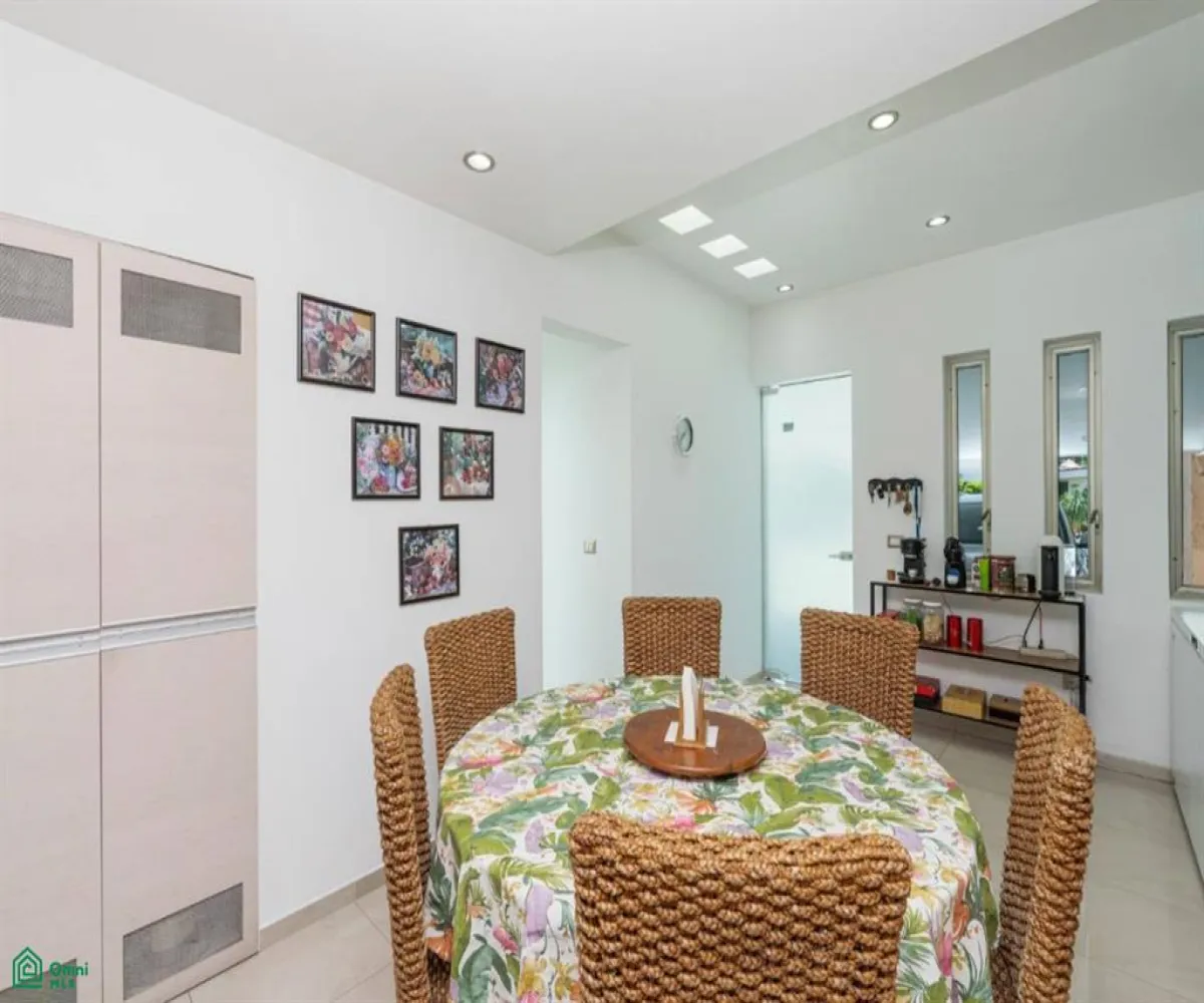 En Venta,Club de Golf Santa Anita,paseo de los lirios 601, Tlajomulco de Zuniga, Jalisco 45645, 4 Habitaciones,3 Baños,paseo de los lirios,1,MX25904478