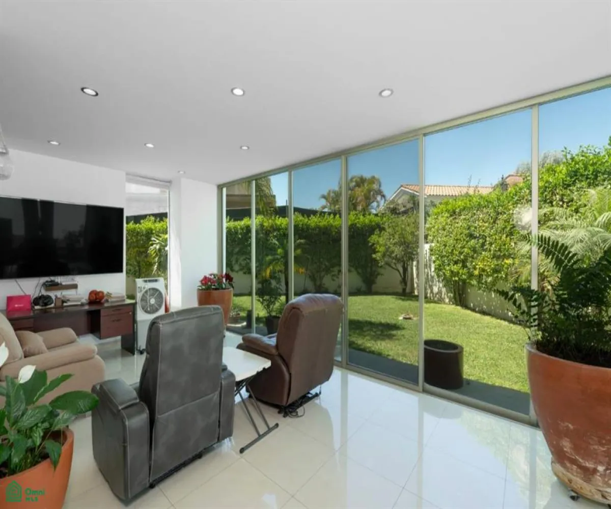 En Venta,Club de Golf Santa Anita,paseo de los lirios 601, Tlajomulco de Zuniga, Jalisco 45645, 4 Habitaciones,3 Baños,paseo de los lirios,1,MX25904478