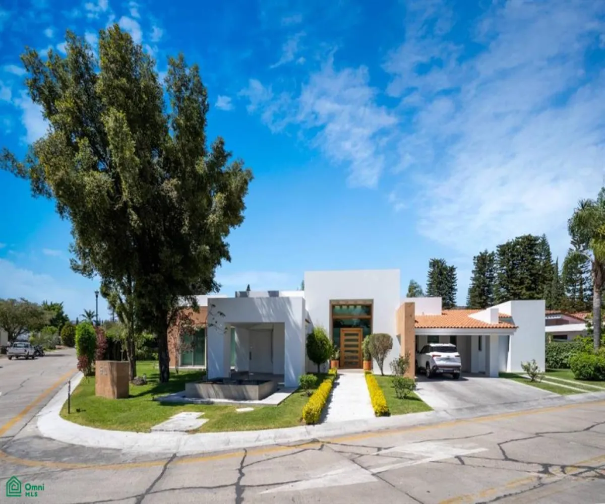 En Venta,Club de Golf Santa Anita,paseo de los lirios 601, Tlajomulco de Zuniga, Jalisco 45645, 4 Habitaciones,3 Baños,paseo de los lirios,1,MX25904478