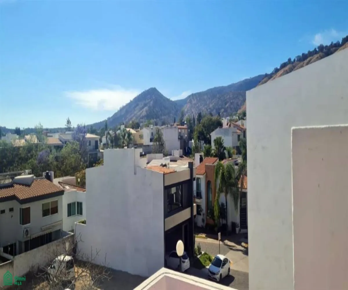 En Venta,Bosques Santa Anita,Circuito Cañada del Tigre 18 D Coto 7, Cond. Cañad, Tlajomulco de Zuniga, Jalisco 45645, 5 Habitaciones,4 Baños,Circuito Cañada del Tigre,3,MX25906196