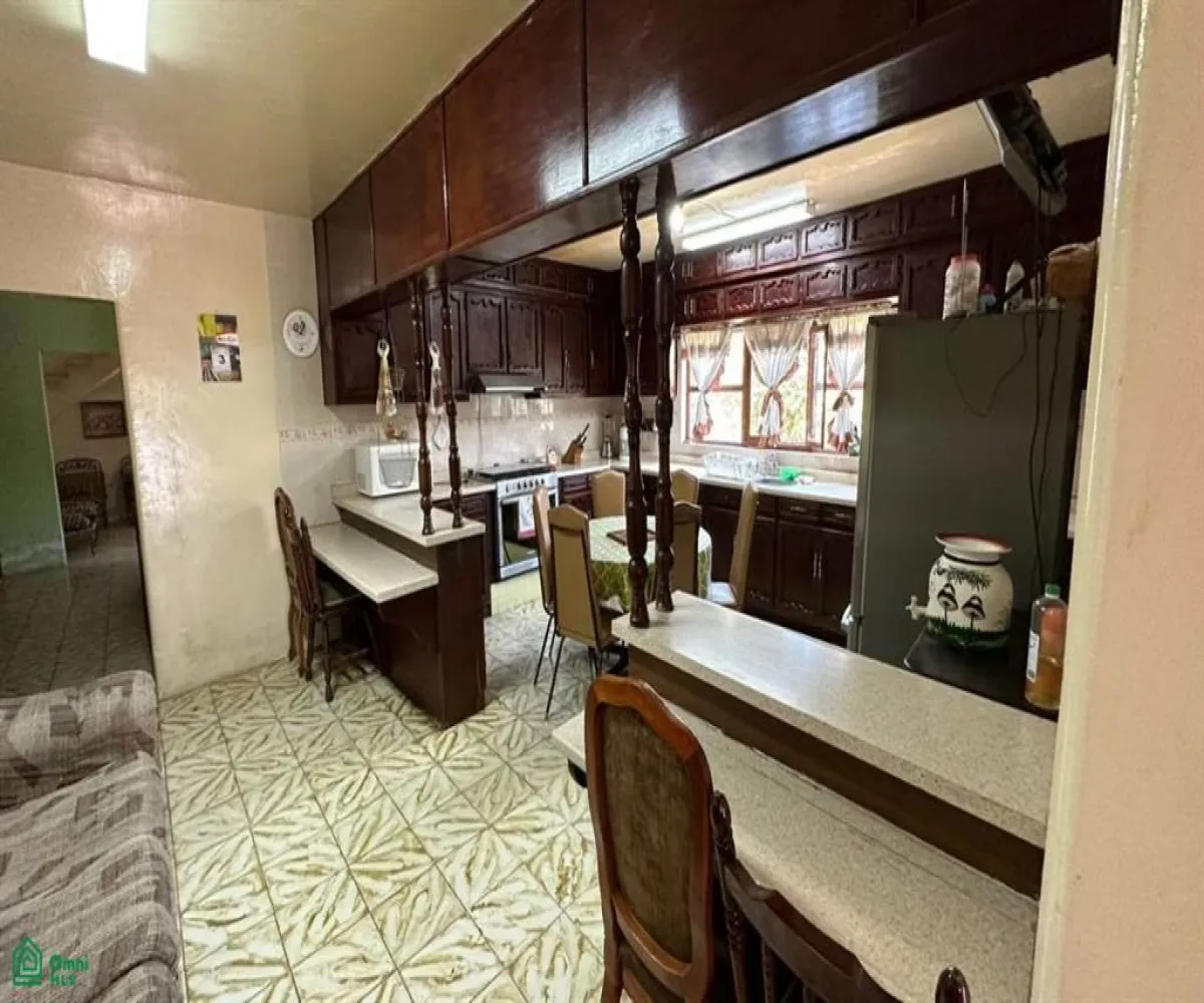 En Venta,Jardines de La Calera,Malvas 140, Tlajomulco de Zuniga, Jalisco 45676, 5 Habitaciones,3 Baños,Malvas,2,MX25908304