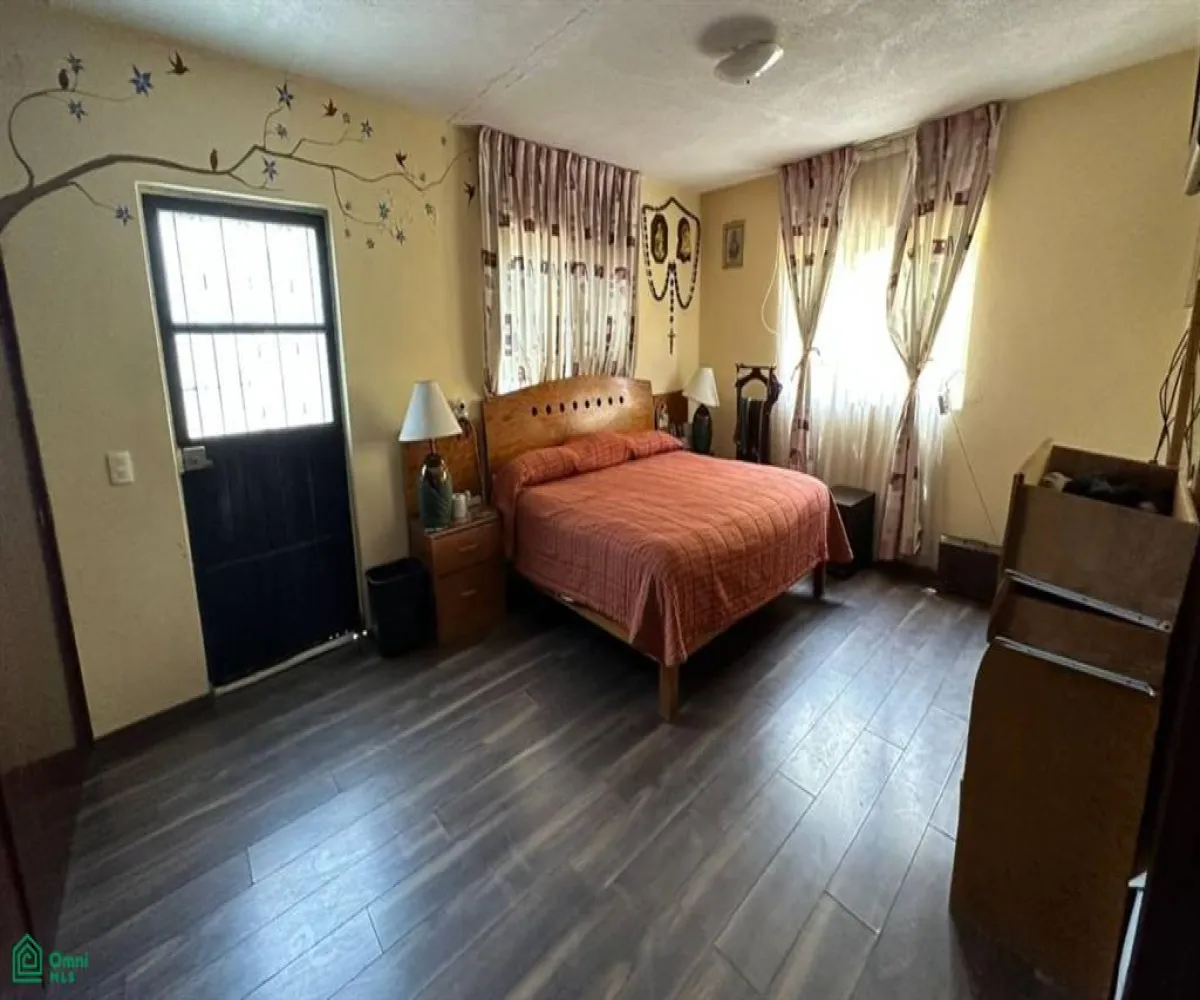 En Venta,Jardines de La Calera,Malvas 140, Tlajomulco de Zuniga, Jalisco 45676, 5 Habitaciones,3 Baños,Malvas,2,MX25908304