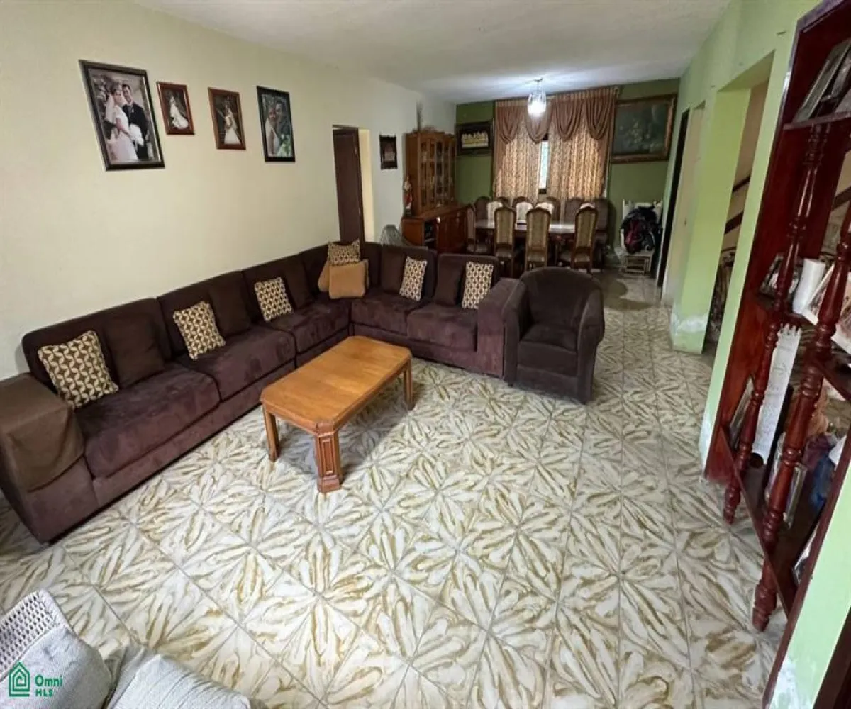 En Venta,Jardines de La Calera,Malvas 140, Tlajomulco de Zuniga, Jalisco 45676, 5 Habitaciones,3 Baños,Malvas,2,MX25908304
