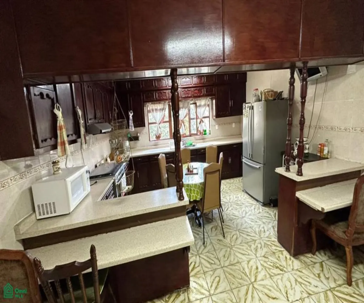 En Venta,Jardines de La Calera,Malvas 140, Tlajomulco de Zuniga, Jalisco 45676, 5 Habitaciones,3 Baños,Malvas,2,MX25908304