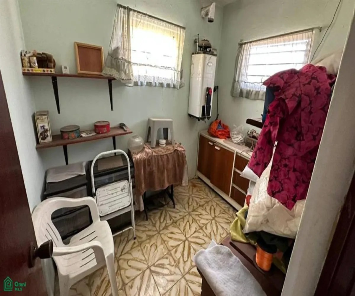 En Venta,Jardines de La Calera,Malvas 140, Tlajomulco de Zuniga, Jalisco 45676, 5 Habitaciones,3 Baños,Malvas,2,MX25908304