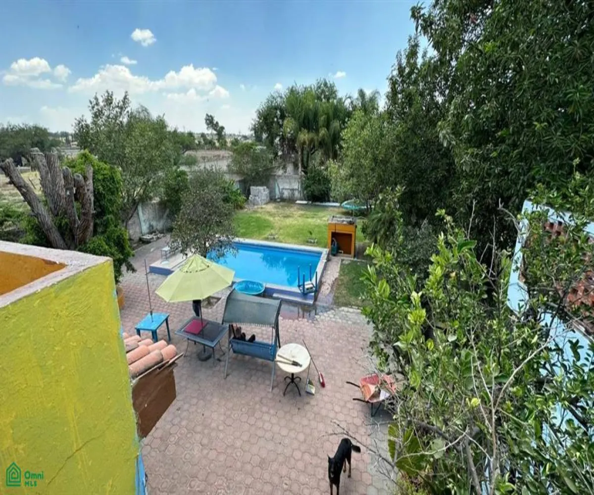 En Venta,Jardines de La Calera,Malvas 140, Tlajomulco de Zuniga, Jalisco 45676, 5 Habitaciones,3 Baños,Malvas,2,MX25908304