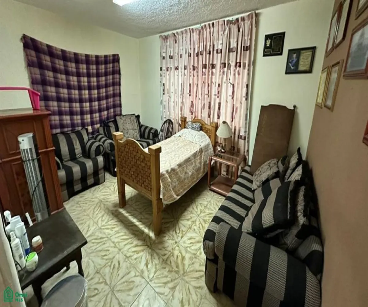 En Venta,Jardines de La Calera,Malvas 140, Tlajomulco de Zuniga, Jalisco 45676, 5 Habitaciones,3 Baños,Malvas,2,MX25908304