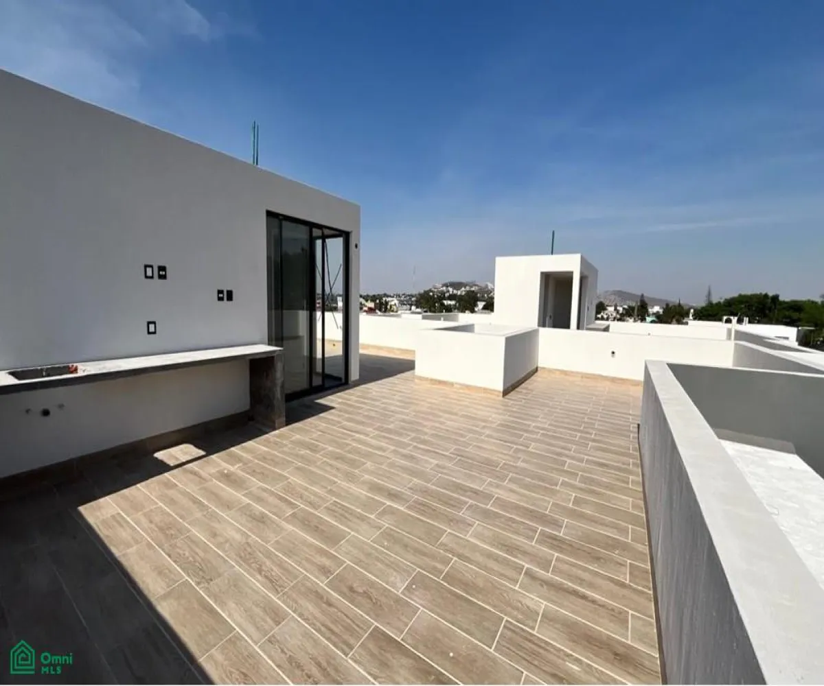 En Venta,Los Pinos Campestre,privada lorenzo barcelata 7302, Zapopan, Jalisco 45239, 4 Habitaciones,3 Baños,privada lorenzo barcelata,3,MX25914584