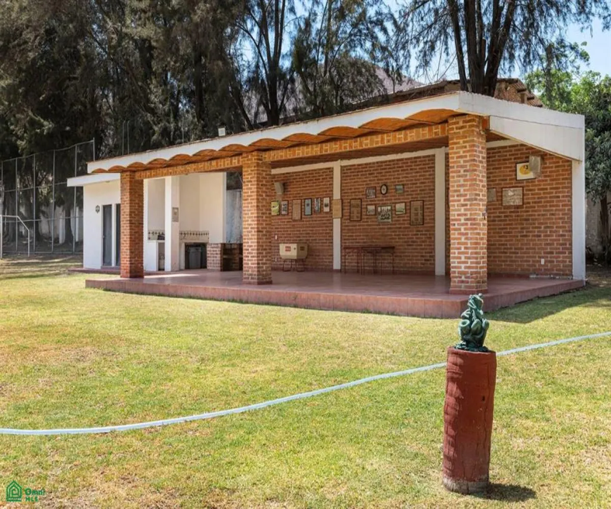 En Venta,Tlajomulco Centro,Camino Real 210, Tlajomulco de Zuniga, Jalisco 45640, 4 Habitaciones,5 Baños,Camino Real,MX25916362