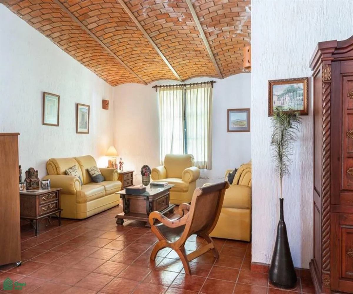 En Venta,Tlajomulco Centro,Camino Real 210, Tlajomulco de Zuniga, Jalisco 45640, 4 Habitaciones,5 Baños,Camino Real,MX25916362