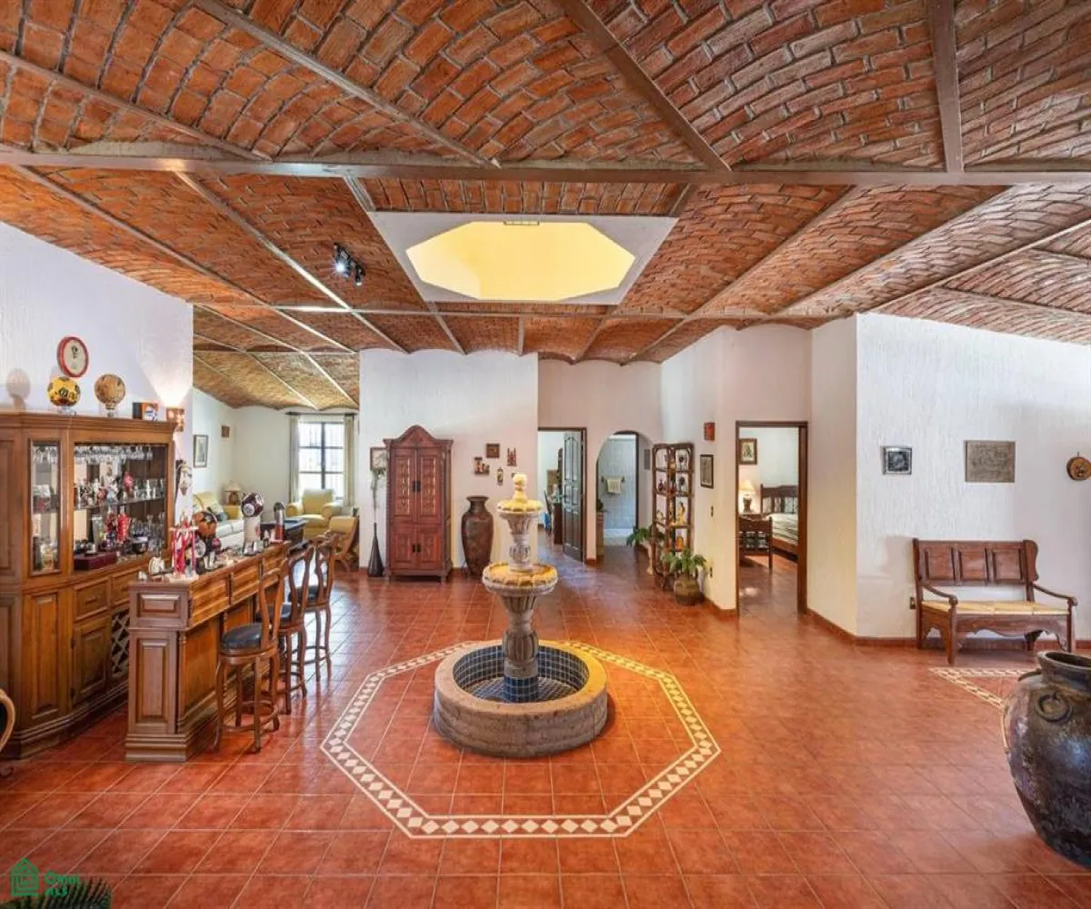 En Venta,Tlajomulco Centro,Camino Real 210, Tlajomulco de Zuniga, Jalisco 45640, 4 Habitaciones,5 Baños,Camino Real,MX25916362