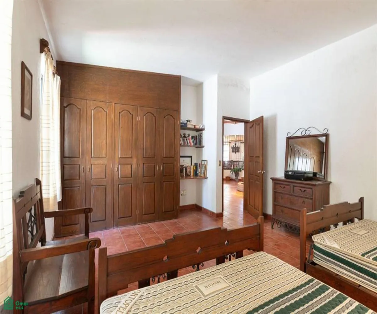 En Venta,Tlajomulco Centro,Camino Real 210, Tlajomulco de Zuniga, Jalisco 45640, 4 Habitaciones,5 Baños,Camino Real,MX25916362